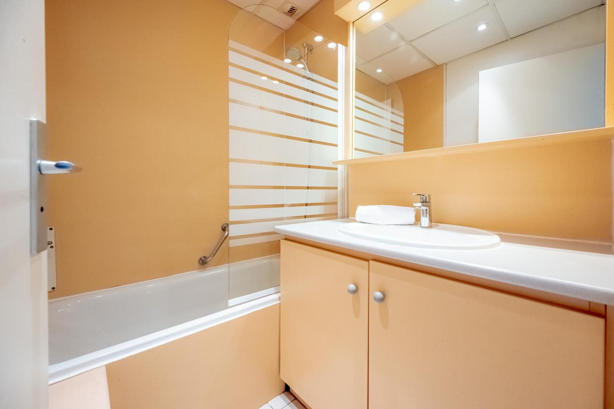 Residence Pierre & Vacances Bandol Port Экстерьер фото